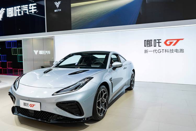 重庆北碚区通联畅企业管理咨询哪吒汽车在智能汽车领域的表现，领途汽车在新能源汽车市场中的影响力